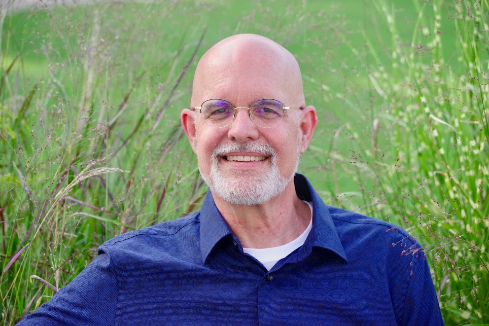 Dr. Berg sitting on campus. 25 August 2021.